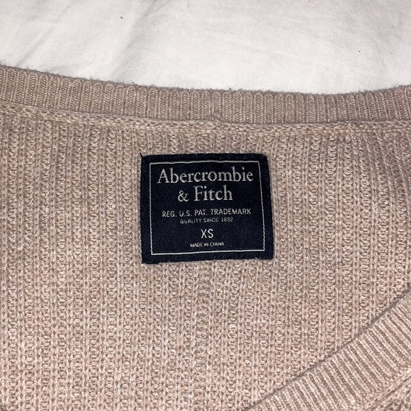 Abercrombie & Fitch V Neck Knit Sweater - Picture 2 of 2